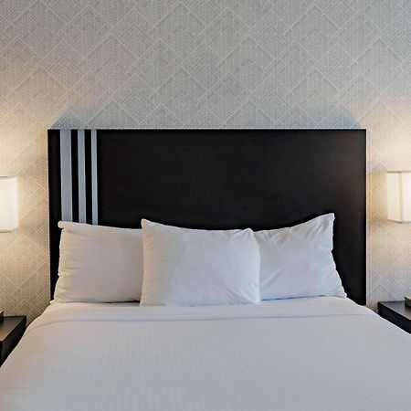 Park Inn By Radisson Edmonton Airport レドゥク エクステリア 写真