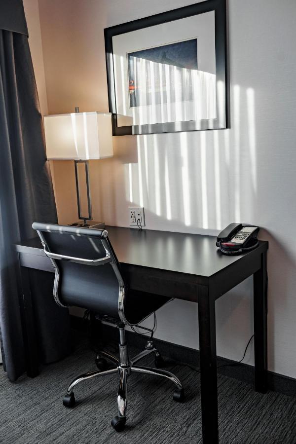 Park Inn By Radisson Edmonton Airport レドゥク エクステリア 写真