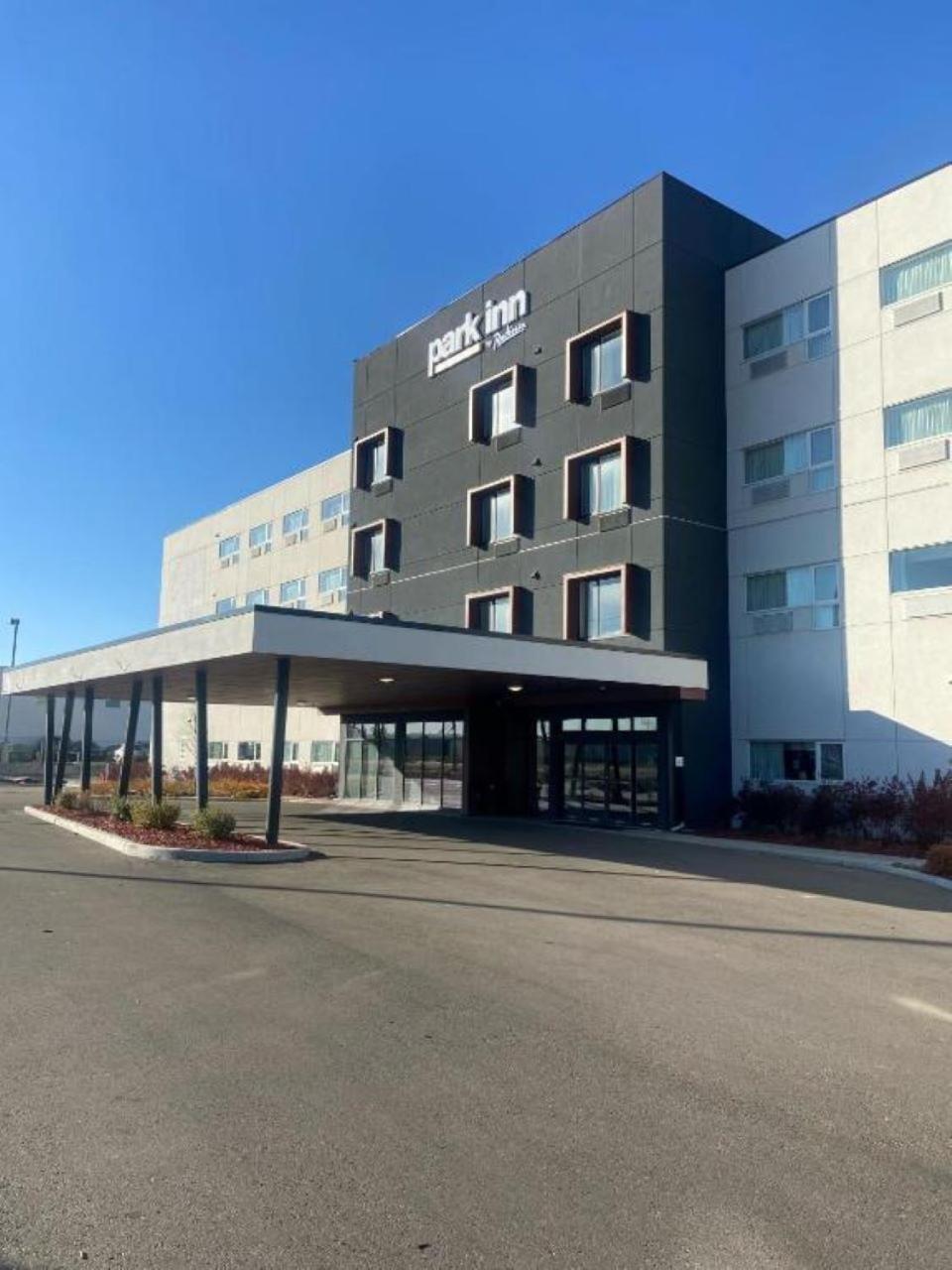 Park Inn By Radisson Edmonton Airport レドゥク エクステリア 写真