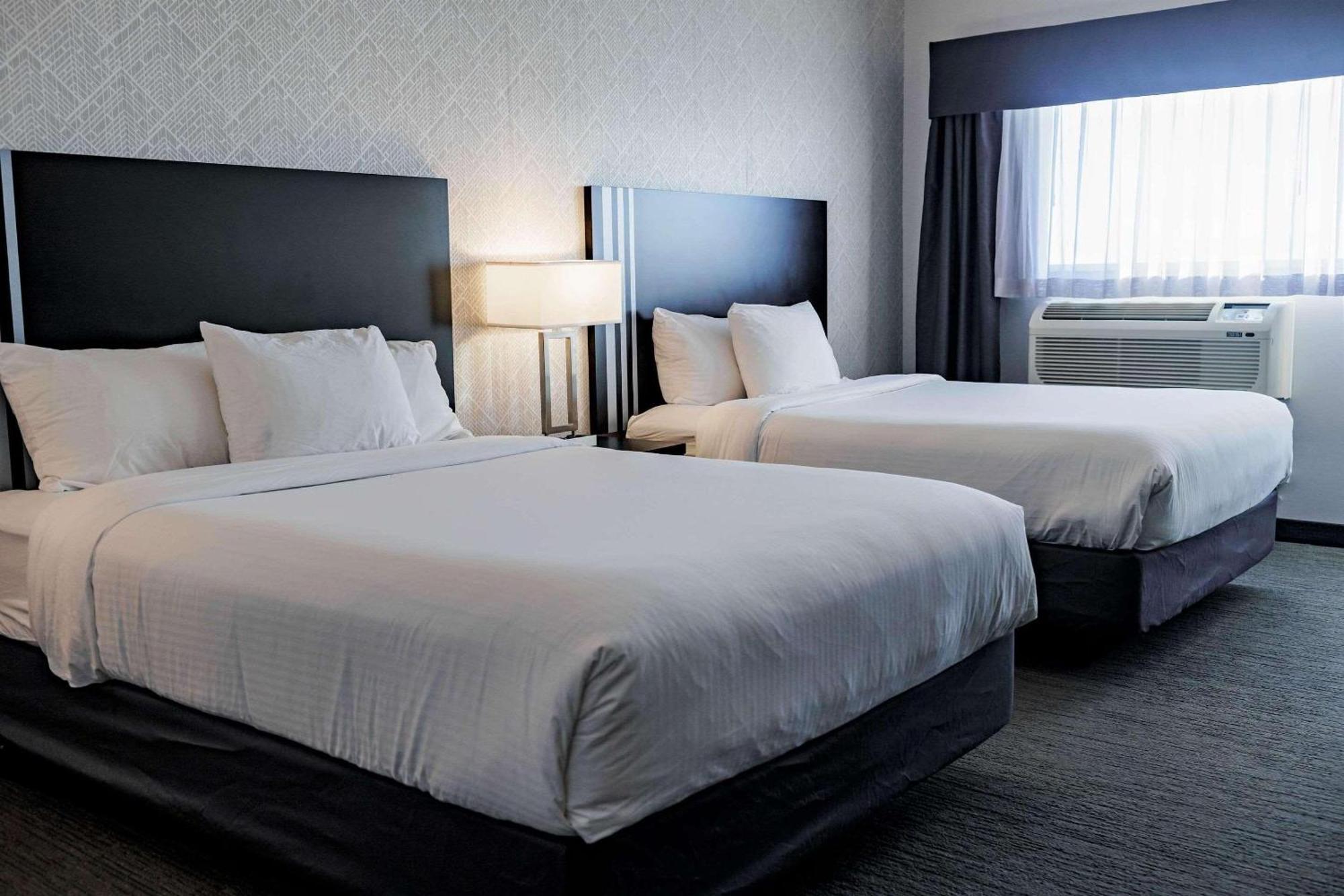 Park Inn By Radisson Edmonton Airport レドゥク エクステリア 写真