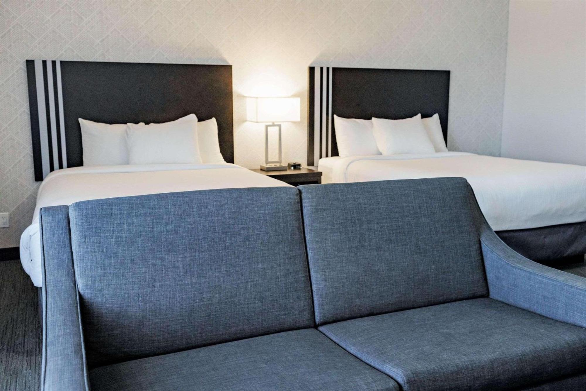 Park Inn By Radisson Edmonton Airport レドゥク エクステリア 写真